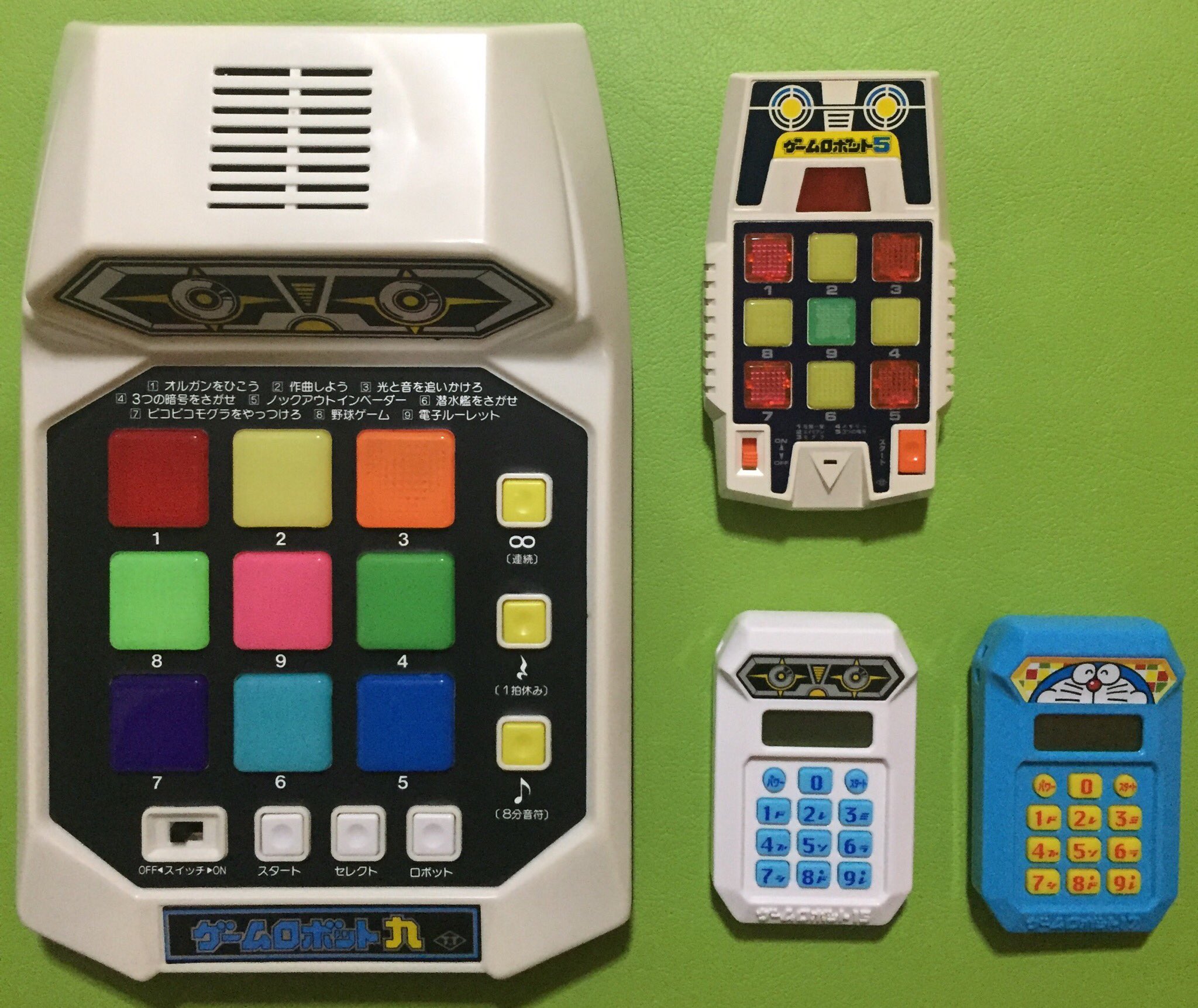 Twitter 上的 縁 睦 ｴﾆｼﾑﾂﾐ 今回わ音ゲーの開祖 サイモン 派生の ゲームロボット シリーズの販売終了した物を御紹介 九 の廉価版の位置付けで販売された 5 の大きさは約1 8で 付録の物は其れよりも薄く小型 13年より ハナヤマ株式会社 より収録