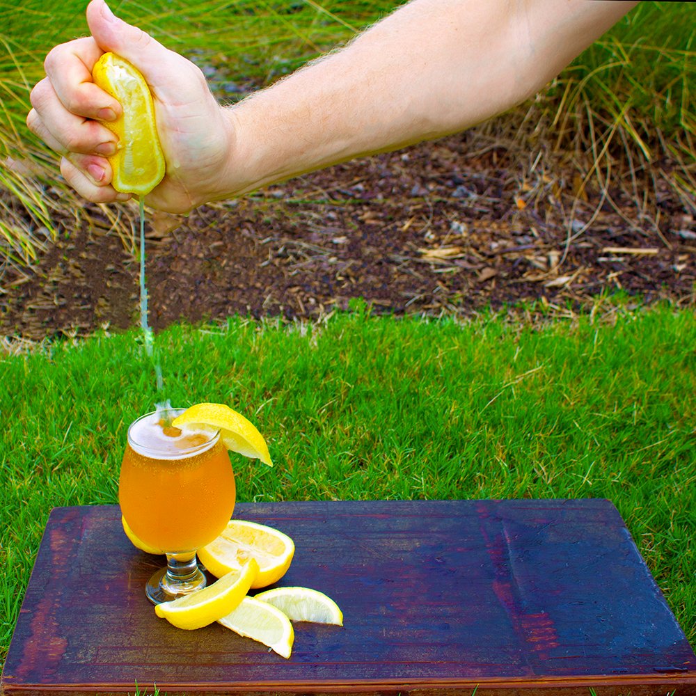 Lemon Squeezy is back on tap! Sip on this delicious sour for your thirsty Thursday brew!