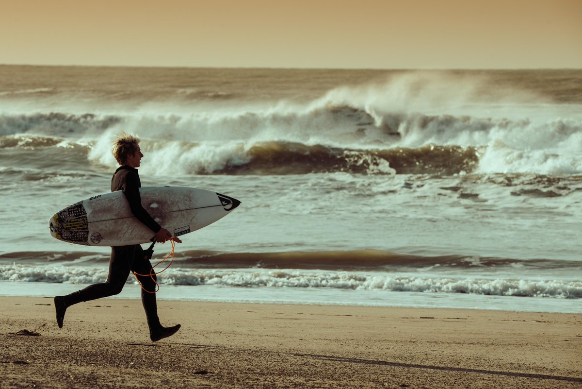 La historia de Franco Radziunas, el chico de 18 años que se impuso en la primera fecha del circuito nacional Open de Surf, su primera victoria entre adultos. elpatagonico.com/la-nueva-joya-…