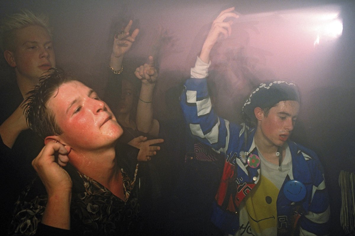 atethatrec's tweet photo. Old raves in “Shoom” - a club in London that turned out to be the beginning of acid-house culture 🍭

#atethatrecords #oldrave #tbt #london #uk https://t.co/cpt6UrC6HF
