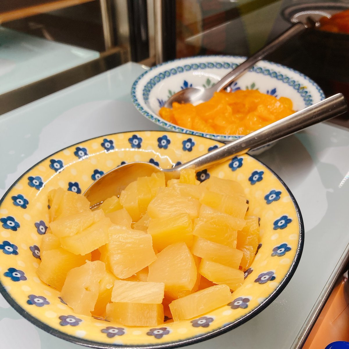 ガスパロ 幸せを運ぶヨウム店 クレープに合うフルーツと言えば みかん と パイナップル こんなかわいいお皿どこにあったの ガスパロ 茨城 つくば 研究学園 つくばランチ キッズスペース 子連れ ママ会 キッズルーム 食べ放題 ピザ食べ