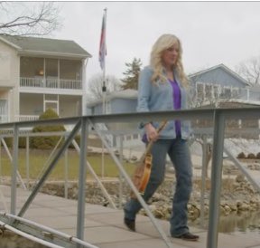 RhondaVincent13's tweet image. Thank you Boot Daddy @PFI_Western for the amazing stories of The Real Boot Life on @OfficialRFDTV  Catch the replay Saturday night 3/13/2021 RFD-TV 10pm cst.  #RhondaVincent #RFDTV #BootDaddy #TheRealBootLife