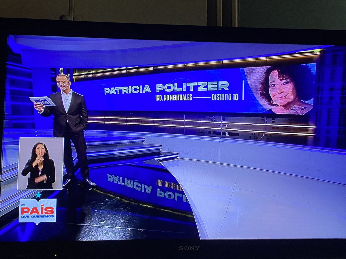 Debemos poner desde el inicio un sistema de educación pública como eje de la Constitución. #ElPaísQueQueremosEnTVN