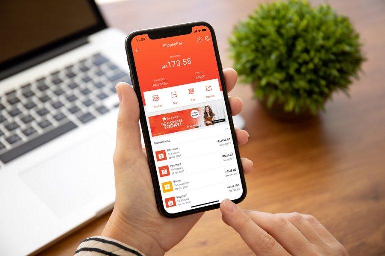 LowyatNET's tweet photo. #iPay88 Says E-Wallet Transactions Jumped Six-Fold; Adds #ShopeePay Into Its Network

@ipay88 @ShopeeMY 

https://t.co/0ATXFCbKsE https://t.co/LqtkpOiwnj