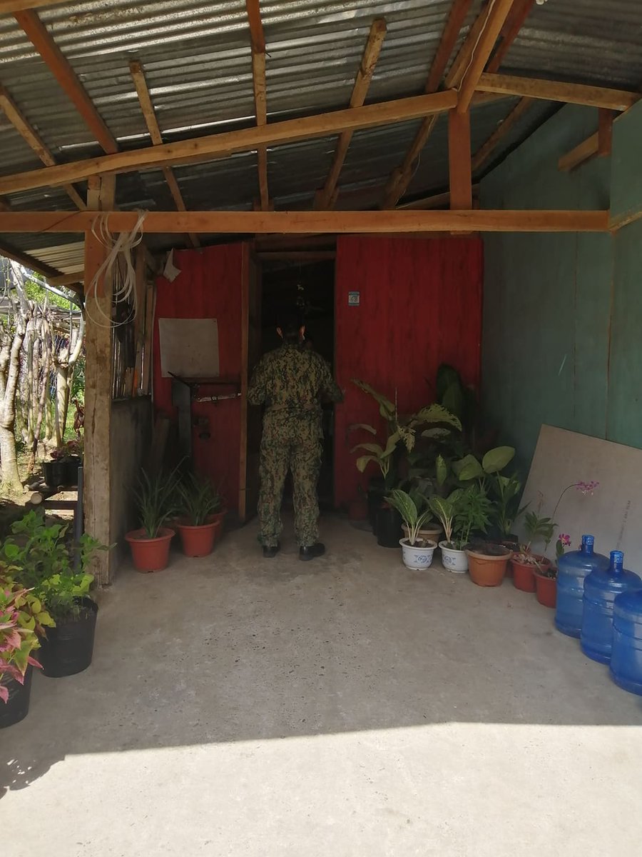 Duenas_MPS's tweet photo. Conducted visitation at Brgy Balangigan, Dueñas, Iloilo. and have dialogue to the residents regarding campaign against illegal drugs, VAWC and Terrorism. They also distributed flyers on BIDA Bakunation, Anti-Illegal Drugs, Anti Rape, E-CLIP and crime prevention Tips https://t.co/DniHOYdsWC