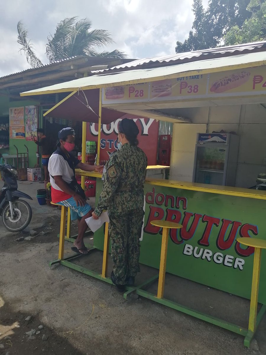 Duenas_MPS's tweet photo. Conducted visitation at Brgy Calaca-an, Dueñas, Iloilo and have dialogue to the customers of Burger Stand  regarding campaign against illegal drugs, VAWC and Terrorism. They also distributed flyers on BIDA Bakunation,Anti-Illegal Drugs, Anti Rape, E-CLIP and crime prevention Tips https://t.co/s9VbF2hCjr