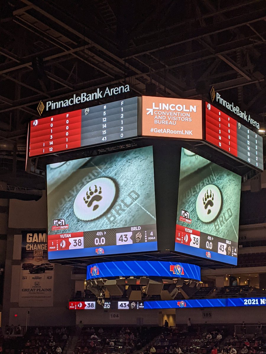 The Wolverines take a 5 point lead into the 4th quarter! #LetsGo #GoWolverines #HaveFun