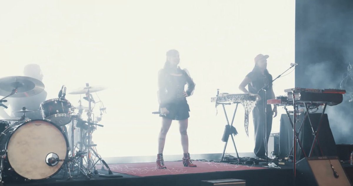 PittyNews's tweet image. @Pitty disponibilizou por faixas, o DVD #MatrizAovivo no YouTube! 

Assista agora:
youtube.com/bandapitty