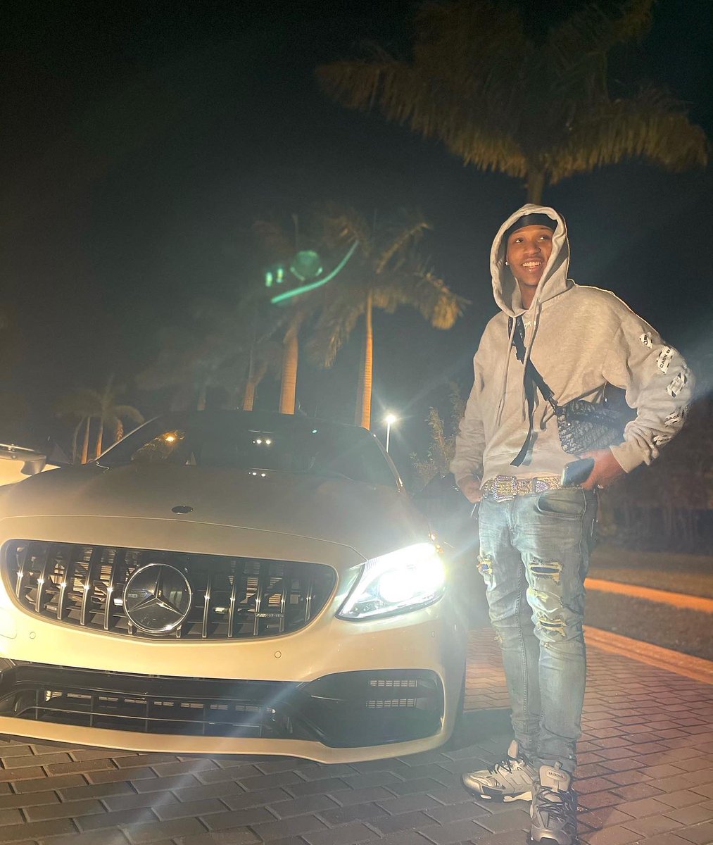 SilkySzn's tweet image. 23 years old, it took some time, but my first car is my brand new 2020 Mercedes-Benz C63 S AMG Coupe, all glory to God🙏🏽