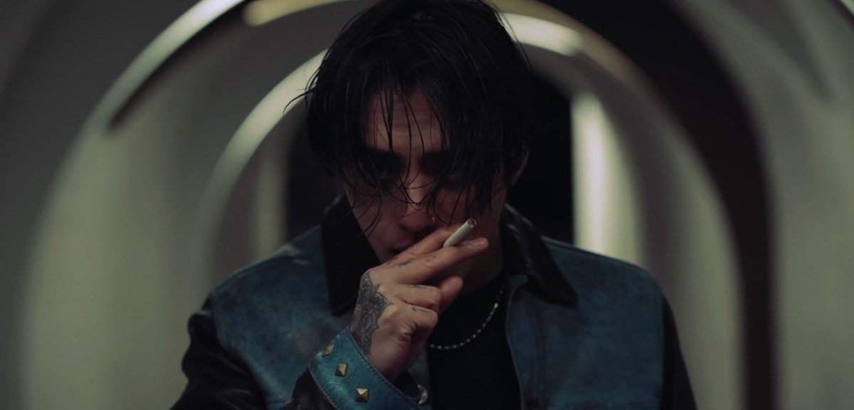 dprbae's tweet photo. christian yu been always a mood 🖤 https://t.co/OXBdcapuZC