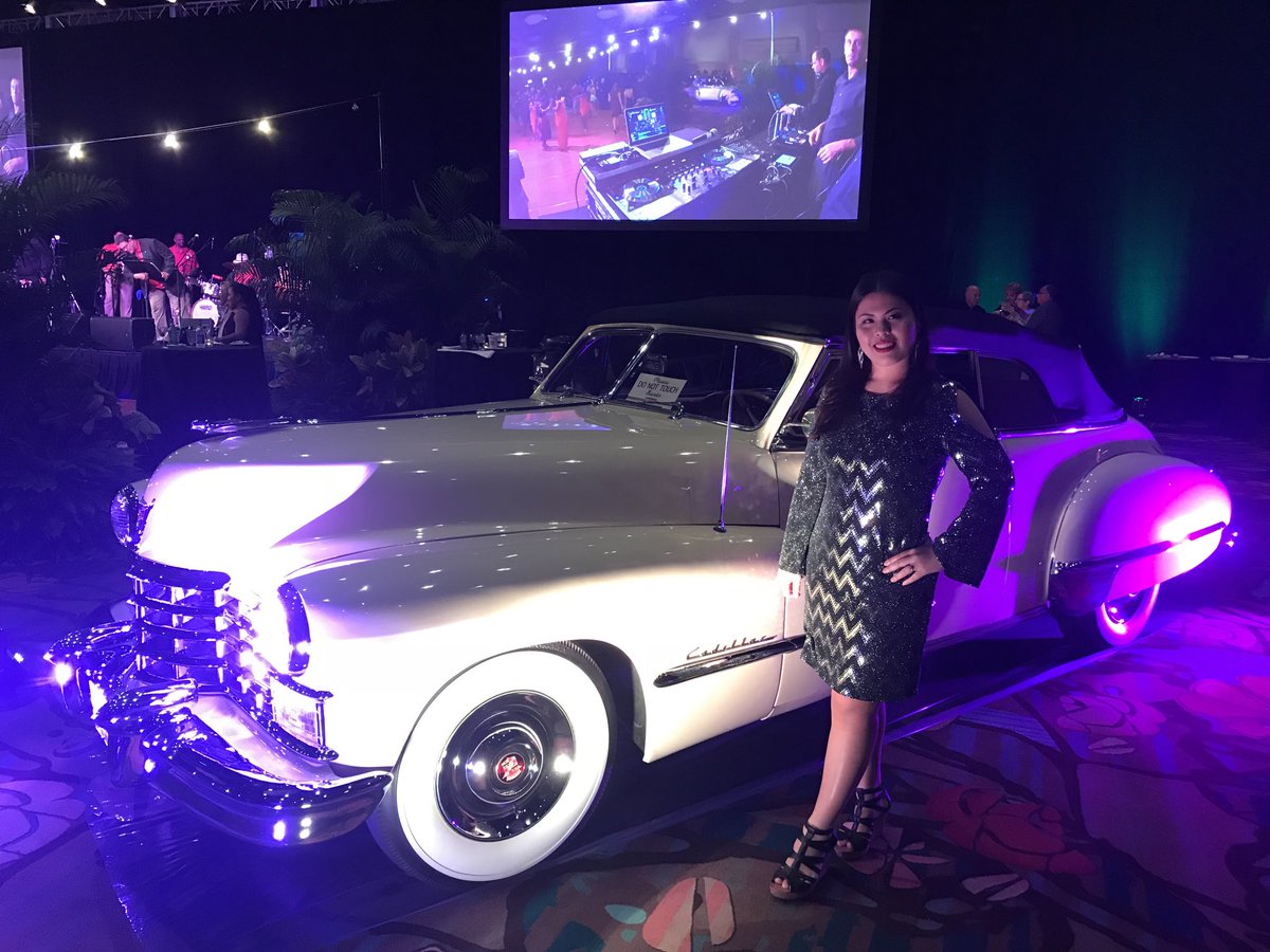 SeeryWanda's tweet photo. Me with a nice classic car #Coming2America #RoyalGiveaway https://t.co/VgQKLYjJ5Z