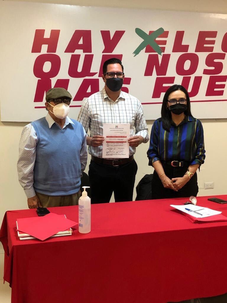 marcos_platt's tweet image. Con orgullo y motivación presenté hoy la doc. para registrarme como precandidato a la presidencia mpal. de #LaColorada.

Vamos por un proyecto de continuidad, para seguir mejorando la calidad vida de tod@s. 

¡Estamos listos, para que venga más de lo bueno para La Colorada! 🐴🐎