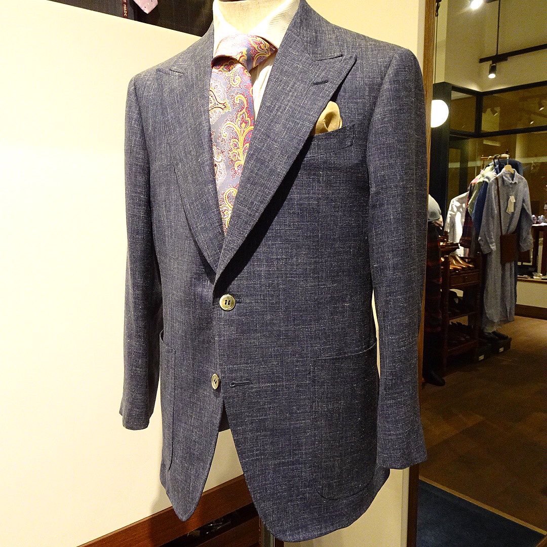 noma56's tweet image. 英国・ハリソンズ INDIGOコレクション、wool &amp;amp; linen 素材でしなやかな肌触りのインディコブルー・ジャケットです。

#bespoketailoring #bespokejacket #harrisonsofedinburgh #indigo #インディゴジャケット 
#mt