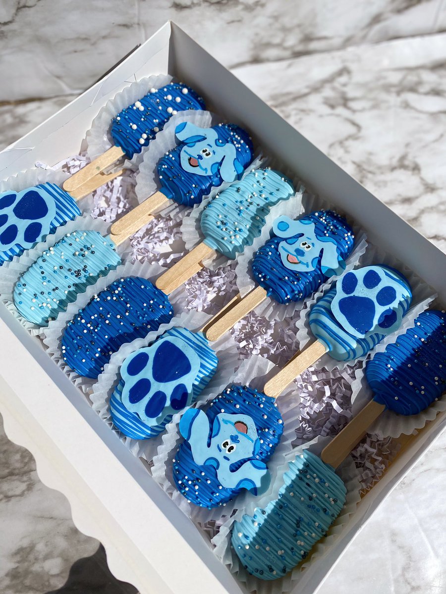SBysteph's tweet photo. Blue’s Clues themed cake popsicles 💙🤩✨ #BluesClues #cakepopsicles #okcsweets https://t.co/CooxisiDyL