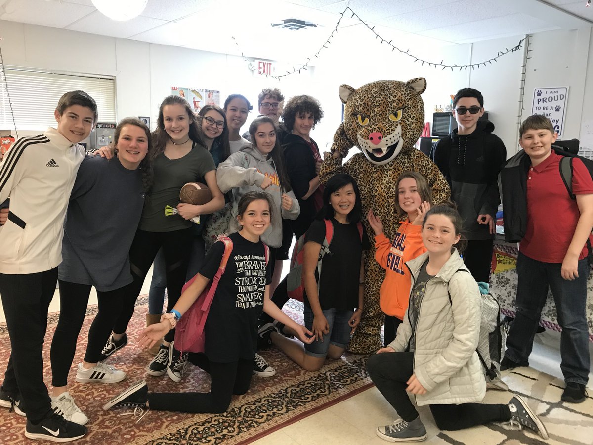 cevms_drama's tweet photo. Sometimes, you just need to celebrate a memory that popped up on your phone. 8th graders from two years ago &amp; a surprise visitor!  😊🎭 ⁦@cevmsjags⁩ https://t.co/ygKDGCNTA0