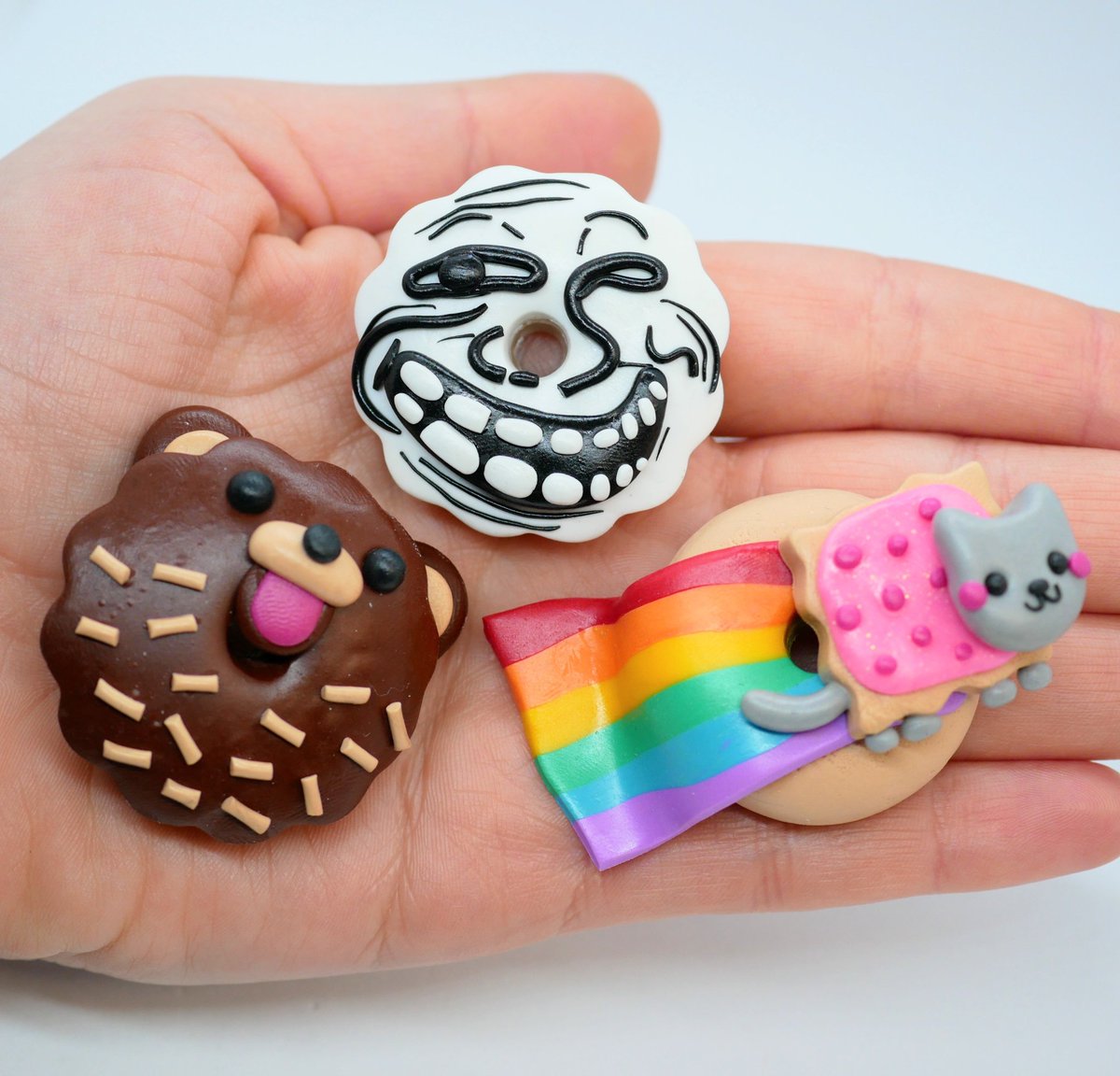 Sneak peek of donuts before they become #nfts tomorrow! 😝❤️

#NFT #nftart #NFTCommunity #NFTartists #nftcollector