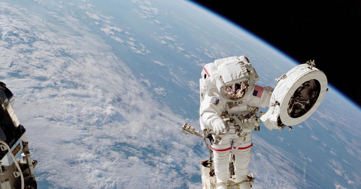 wallpeterson1's tweet photo. NASA’s next spacewalk is on Saturday. Here’s how to watch: Two NASA astronauts will step outside of the International Space Station on Saturday and you can watch the entire event live. https://t.co/HKsJHqCLy3