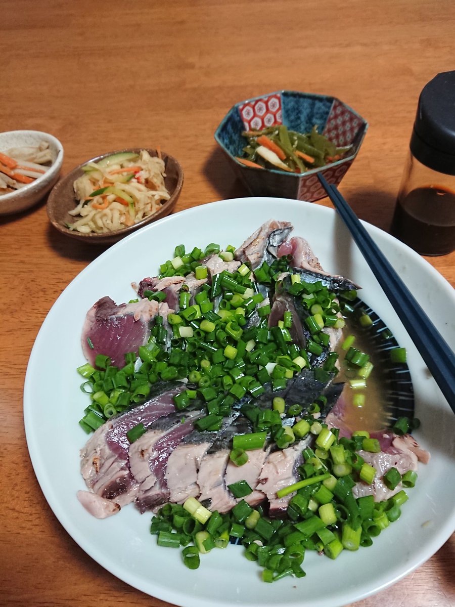 k103073's tweet photo. 昨夜は久礼から鰹が届いてました。
お義母さんありがとう！ https://t.co/Yyt1E6lHSN