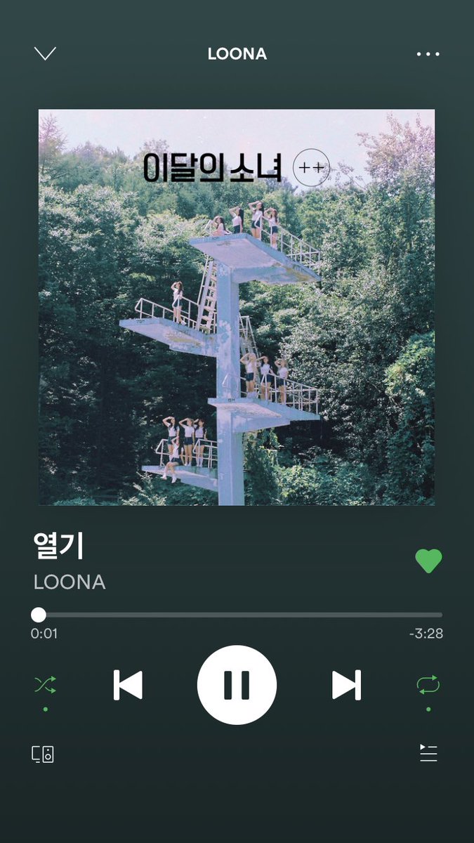 laplings's tweet photo. MY BABY #LoonaStreamingParty https://t.co/off0TgryYu