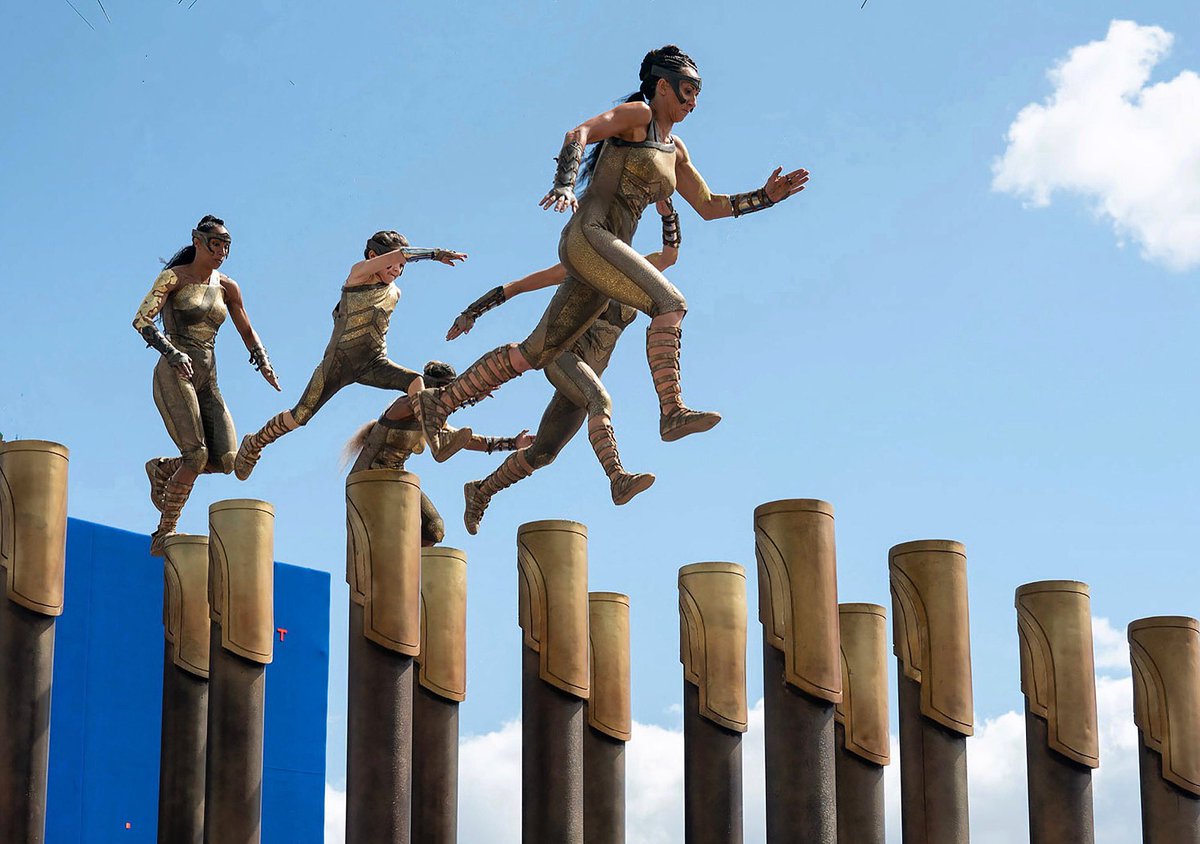Daynastunts's tweet photo. @katiemcdonnell @lillyaspellactress and @JadeLJohnson7 hot on my heals, racing in the Amazon games in the start of @wonderwomanfilm
Thank you @wonderwomanfilm for sending me these amazing photos to use π
#wonderwoman #ww84 #amazonsisters #themyscira #wonderwoman1984 #amazons https://t.co/NXbbDqv8vz