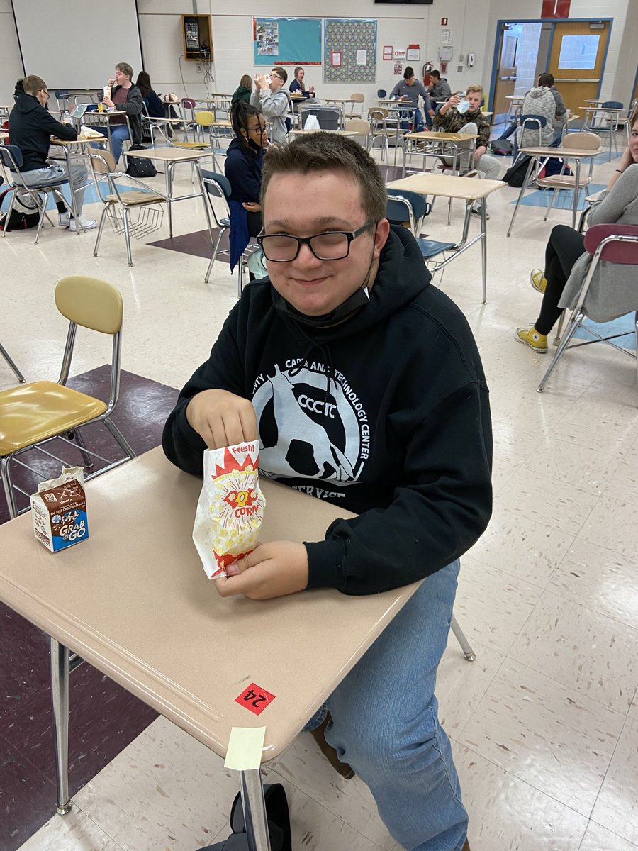 jrrutt44's tweet photo. It was Poppin’ at FSK today on National Popcorn Lovers Day!! #KeyStrong https://t.co/zA0KAAyi5v