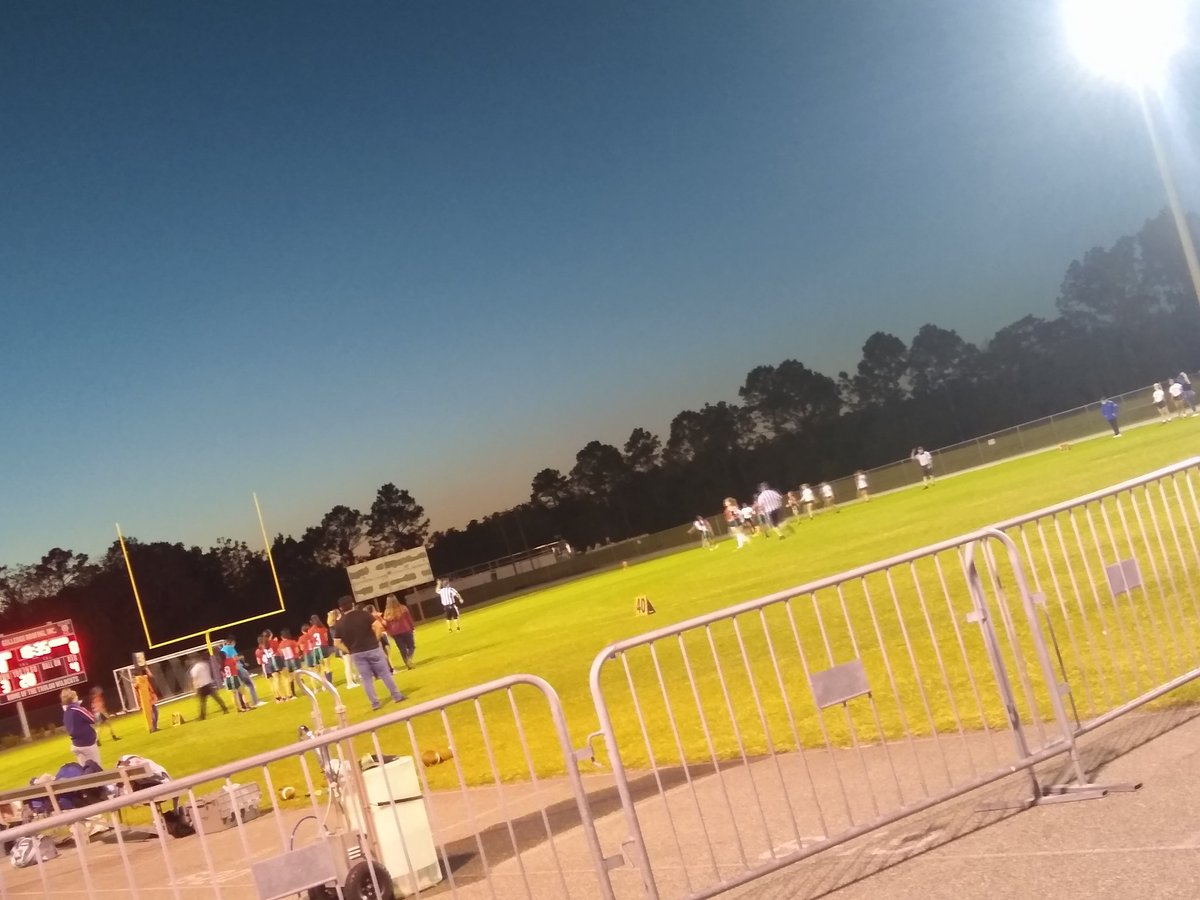Beautiful night watching our Taylor Flag Football. It's a close battle with the score still 0-0 going into the 4th. Let's Go Wildcats ❤️🏈💙 #TMHS_Heartbeat #SunsetsOverAthleticFields <a href="/athletics_high/">Taylor High Athletics</a> <a href="/TMHSWildcats/">Taylor Middle-High</a> <a href="/12kgibbons/">Mrs. Gibbons</a>