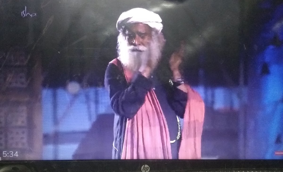 Tussi jaa rahe ho.  Tussi na jaao.. who the hell is cutting onions here 😭..thank you for greatest night of my life Sadhguru 😍🙏 Vandan🙏

#BeAwakeBeAwakened