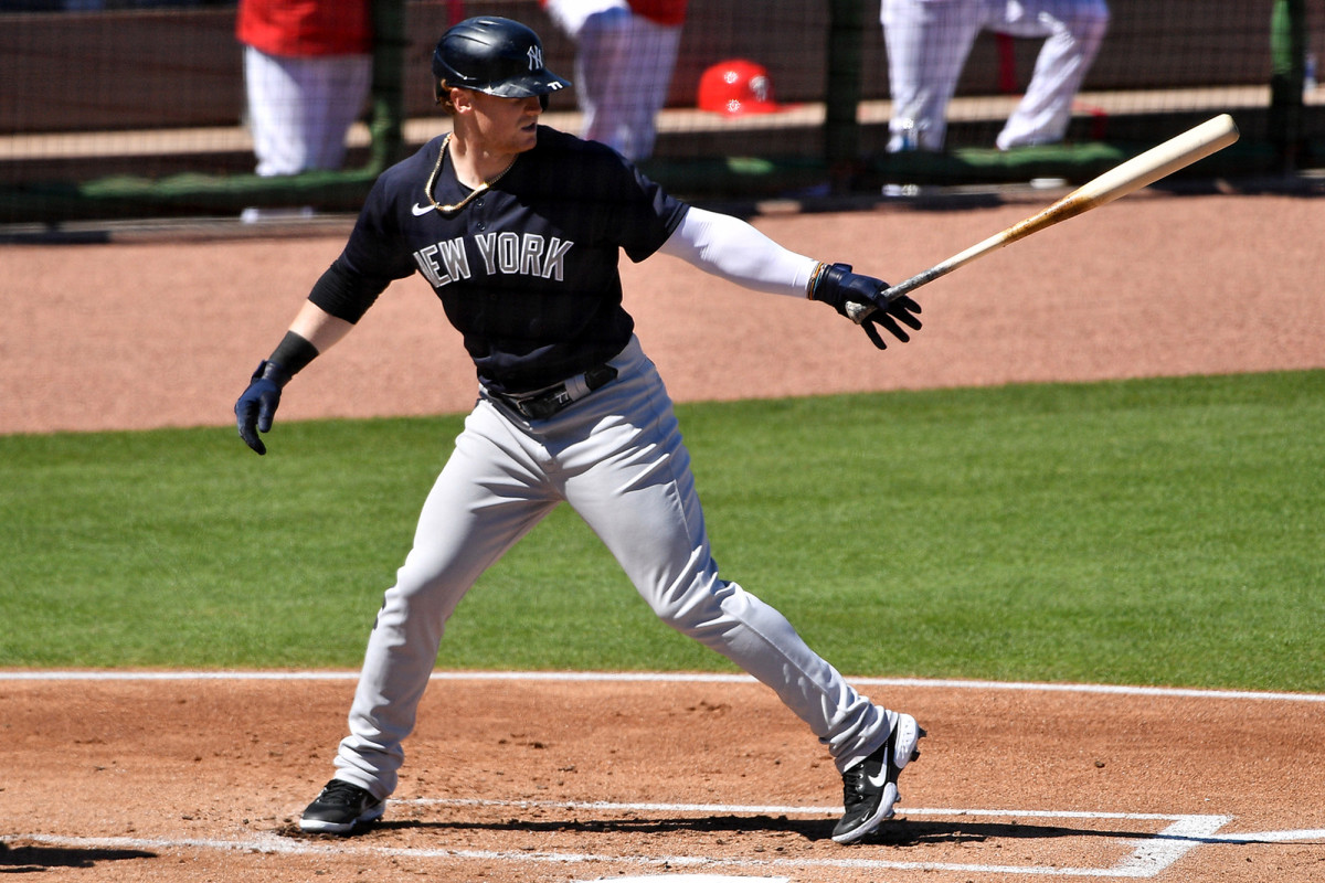 Clint Frazier allows Yankees to exhale after scary wall crash