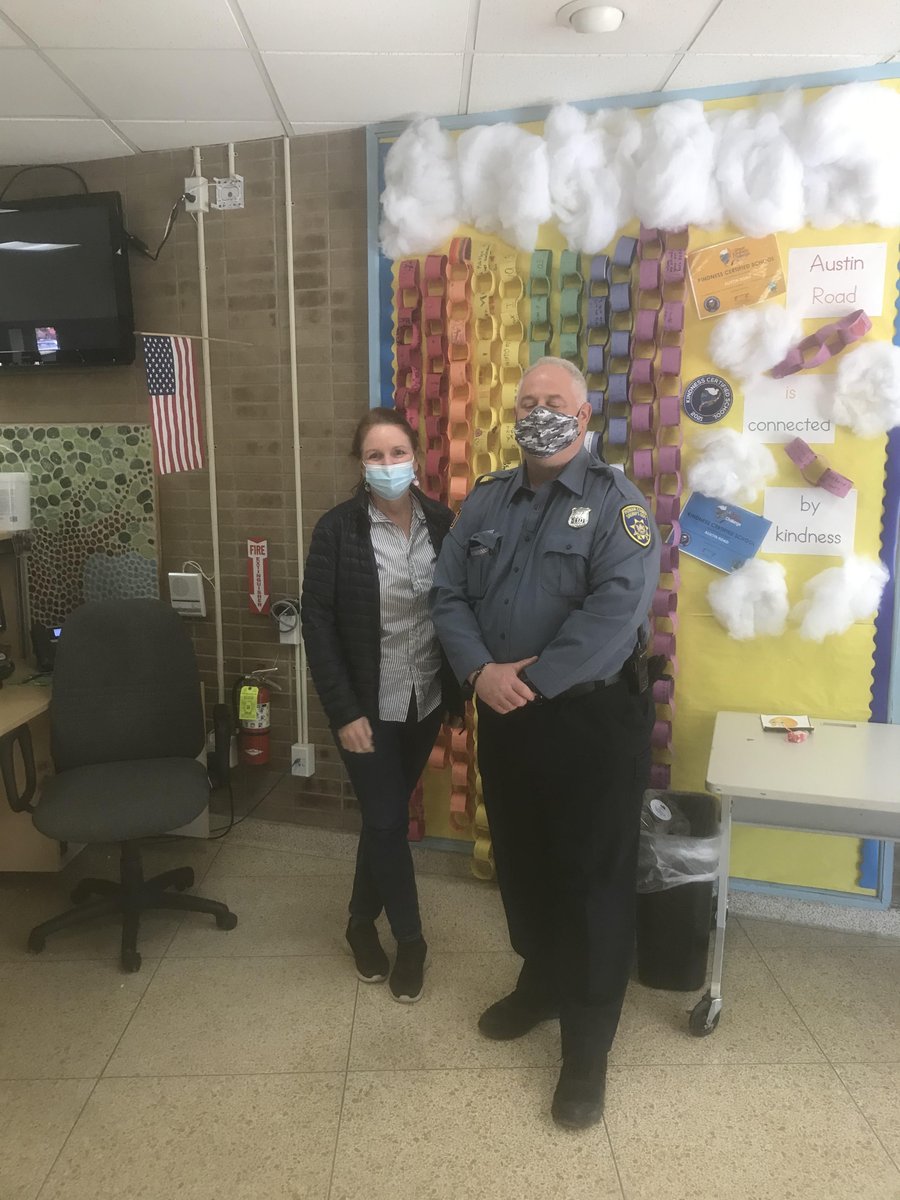mtromblee1's tweet photo. We want to take a moment to recognize some @ARPanthers Specifically our monitor teammates. Their commitment to the teachers & students as well as their flexibility & selflessness has been invaluable in keeping AR open safe. You have been #packnowledged Thank you to all monitors! https://t.co/gkeyyzSwK0