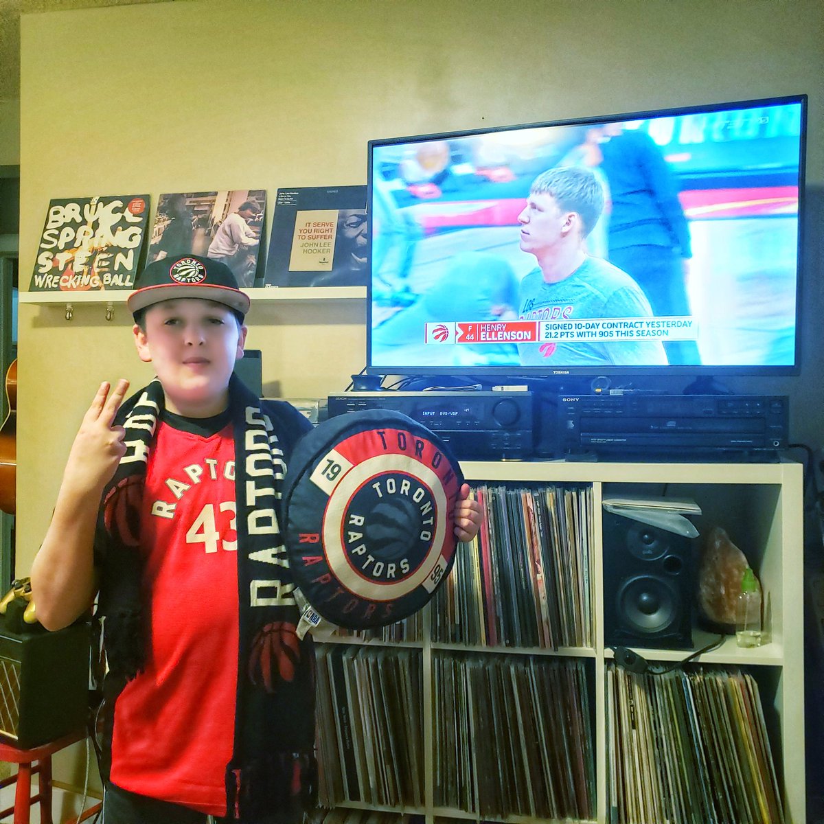 dannykeeler's tweet photo. Hi from Muskoka! #WeTheNorth #tangerinefanangle https://t.co/NT1zV741D1