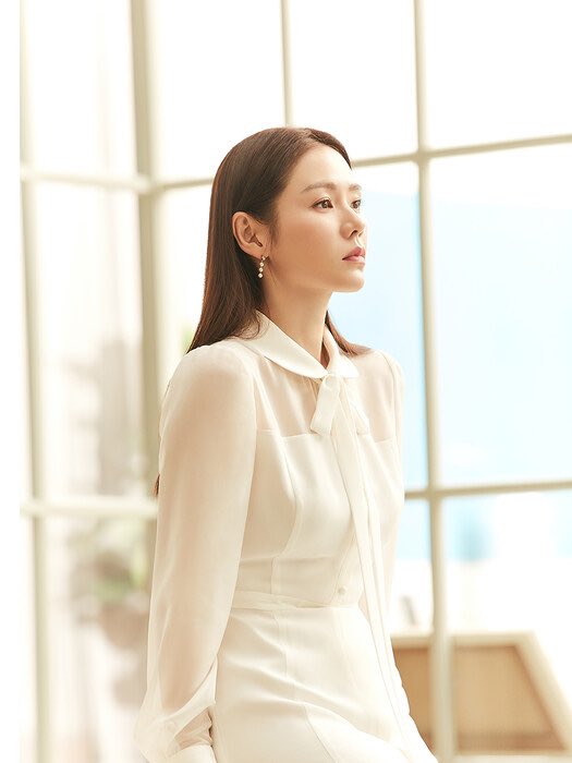 yejintangerine's tweet photo. White is the new color 💗

#SonYeJin #손예진 https://t.co/89vBpWqOnh