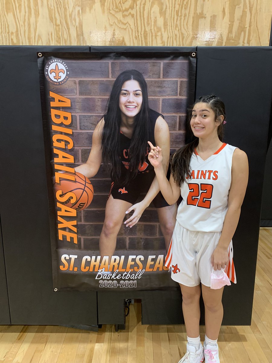 The ⚜️ come from behind to beat the Batavia Bulldogs 36-31. This victory moves the Saints to 7-8 on the season and 7-6 in the <a href="/DuKane8Conf/">DuKane Conference</a>
Thrilled that our 3 seniors won their last game on the St. Charles East court