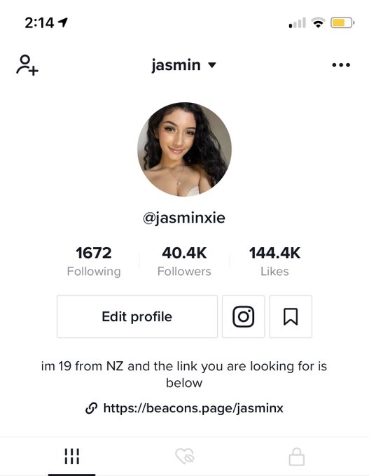 follow my tiktok 💜 https://t.co/VbanHDWzY0 https://t.co/ME77H669PC