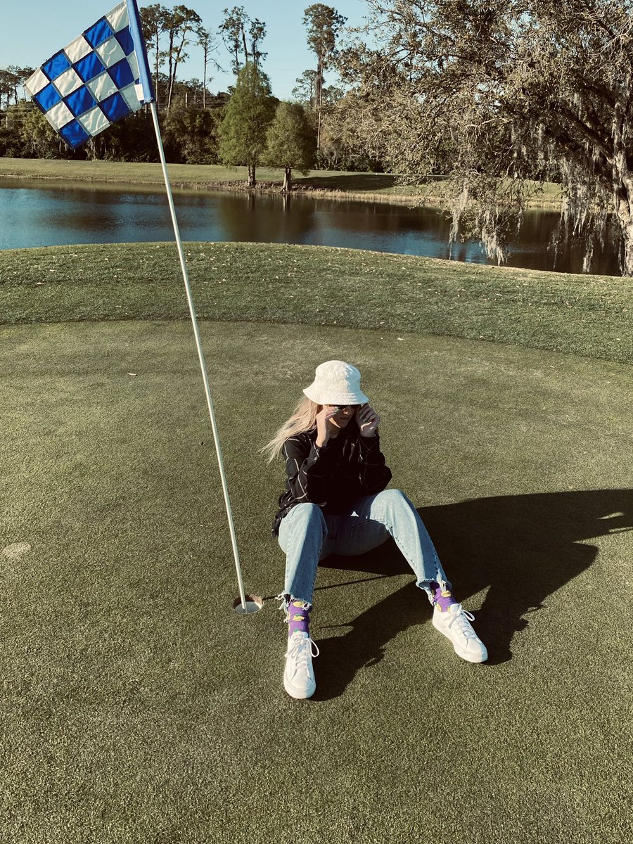 svrvhx's tweet photo. bucket hat wit my shades on, my wardrobe look awesome @ScHoolboyQ https://t.co/7Oq9Io8Ilu