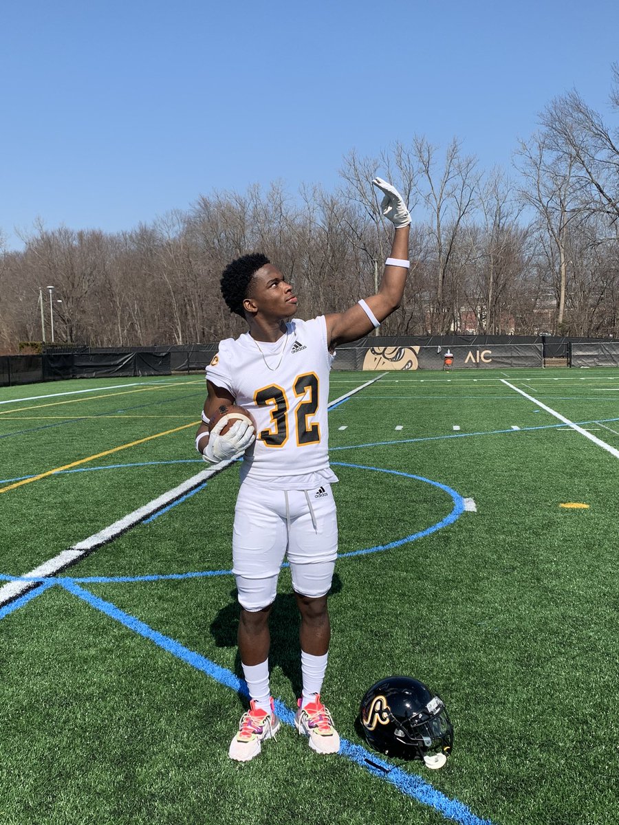 Roddyyy21's tweet photo. Want to thank all that put me in this position especially the man above. Y’all know I’m going to make the best of it🖤 #ripNae💙 #rip6 💙 https://t.co/qxZF8ZDMow
