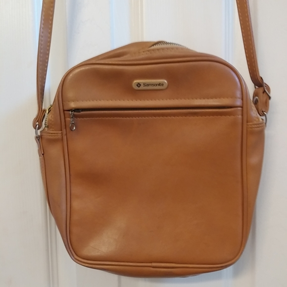 MaisonMikeva's tweet photo. So good I had to share! Check out all the items I'm loving on @Poshmarkapp from @peony_bunnies #poshmark #fashion #style #shopmycloset #samsonite #incinternationalconcepts #chanel: https://t.co/XwQfHO7Xww https://t.co/gXxVVxHGcC
