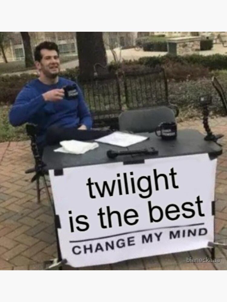 heartshapedtoes's tweet photo. My mom has a twilight lunchbox tf #awkwardphase #twilight #TeamJacob #teamedward #teamidgaf https://t.co/dTBFuBt7Er