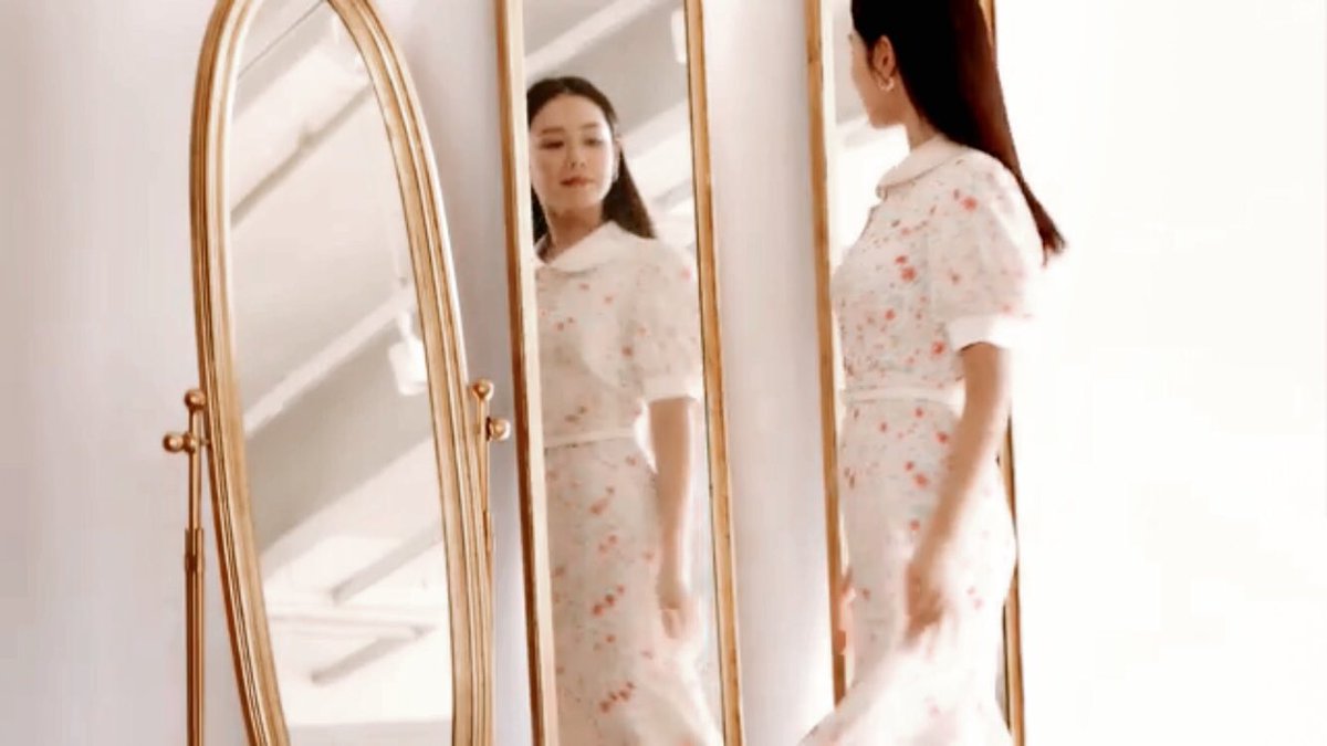 binjinwave's tweet photo. she is beauty. she is grace. she is the son yejin. https://t.co/CQVkmp5lte