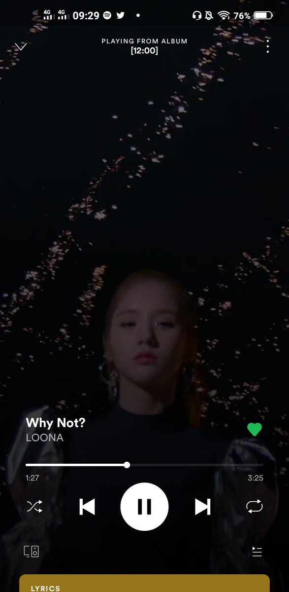 talk2gyu's tweet photo. #LoonaStreamingParty by myself because i just woke up https://t.co/Q4Nmd8rirU