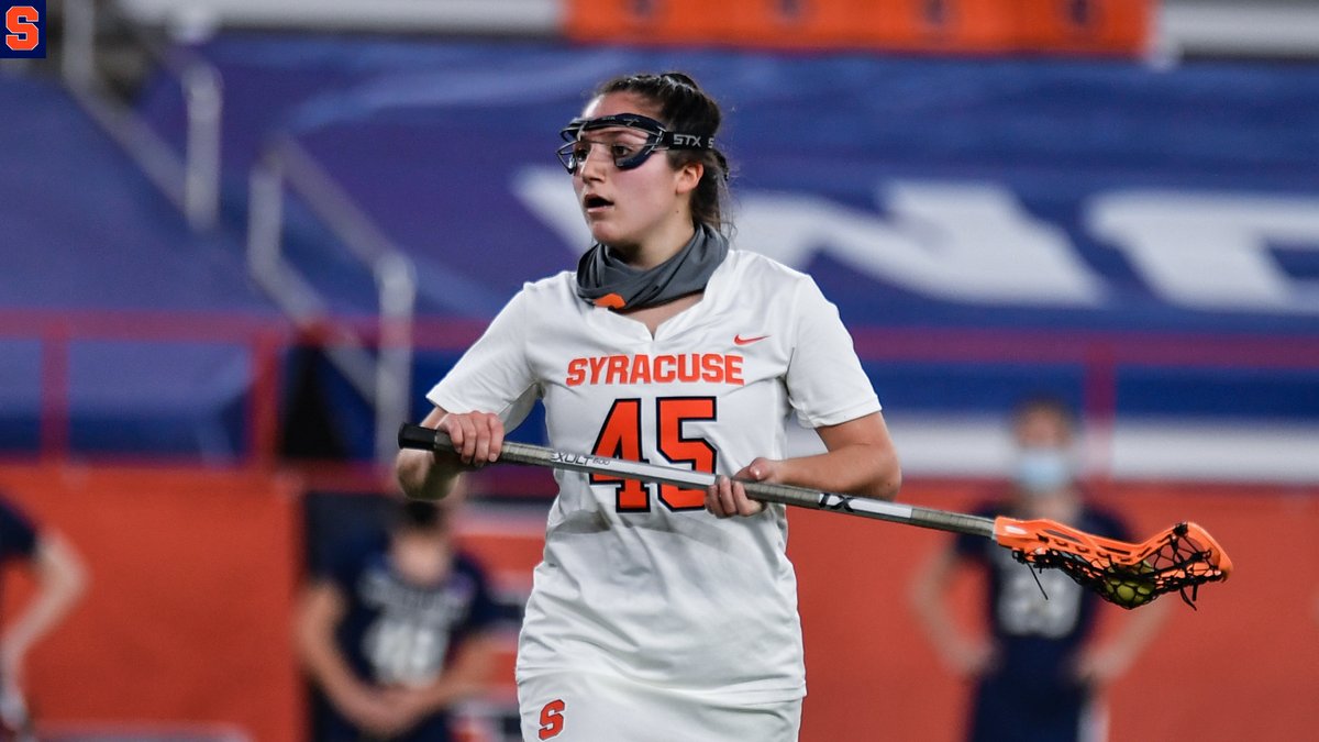 Bianca Chevarie with her first of the season 😍

🍊15
☘️6 
21:55 left in the second half