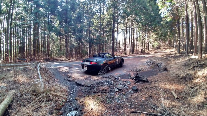 ちなみに出水富士と飯盛林道は軽く舗装されてるのでちょっと下がってる程度のクルマな Kokott ここっと 直ちゃんndのイラスト