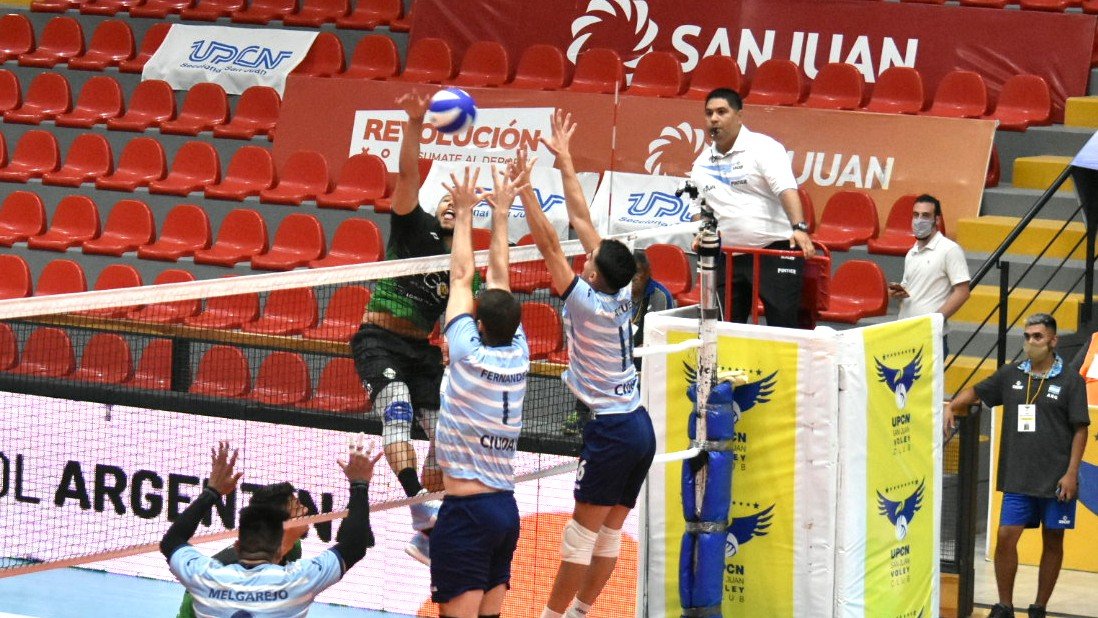 VoleyACLAV's tweet photo. #LVA 20/21 || Cuartos de Final || ¡Final del partido! @CiudadVoley 3-0 @VOLEYDEFEBANF || 25-22, 25-18 y 25-18 https://t.co/hcOUJkkzuO