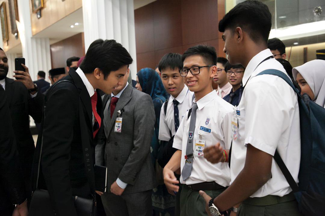 SyedSaddiq's tweet image. ThunderBOLD 2.0 

For RM100, I’ll be sharing all the tips to having good critical thinking skills in a 2-hours session. 

In return, all proceeds will be used to buy school uniforms for underprivileged students in Muar.

See you in class!

thunderbold.co 

#ThunderBOLD