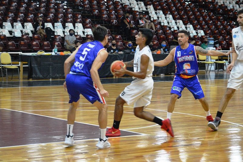 #LigaArgentina 

🏀🔊 <a href="/EstudiantesTuc/">Club Estudiantes Tucumán</a> le ganó a <a href="/IndeNuestroClub/">IndeNuestroClub</a> por 83 a 68. Banegas fue el goleador del encuentro con 20 puntos, 7 rebotes y 1 asistencia.

🔗 bit.ly/3csmIMm