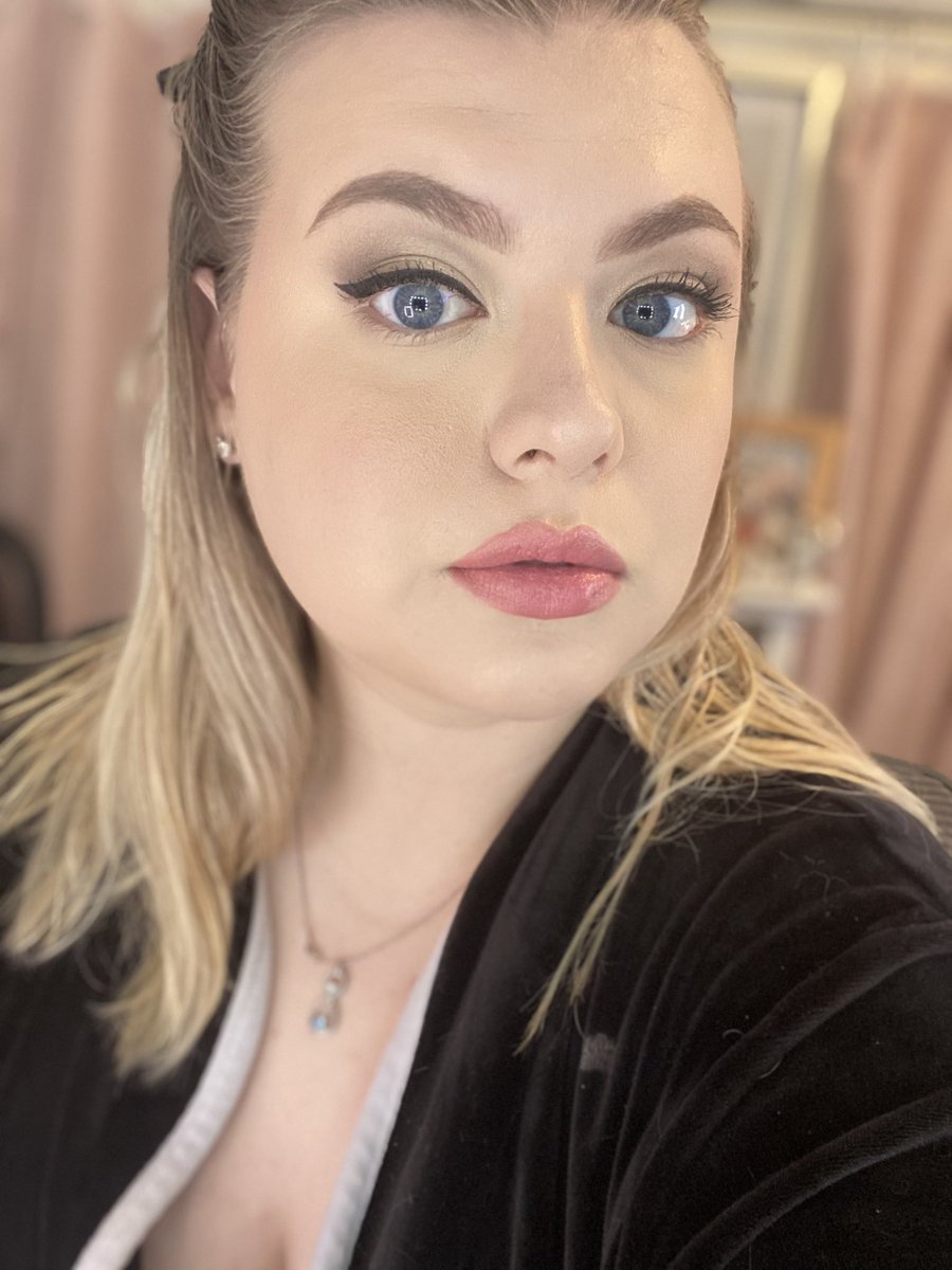 Zlone94's tweet photo. @Smashbox https://t.co/tbbdc4fl8O