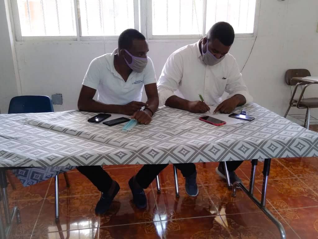 La Fondation La Providence a rencontré ce jeudi 11 mars la représentante de la Caritas d'Italie autour des différents projets réalisés, des projets en cours de réalisation et ceux à venir.  
#FLP #fondationlaprovidence  #Caritas #caritasitaliana #jeunes #Gonaives #haiti