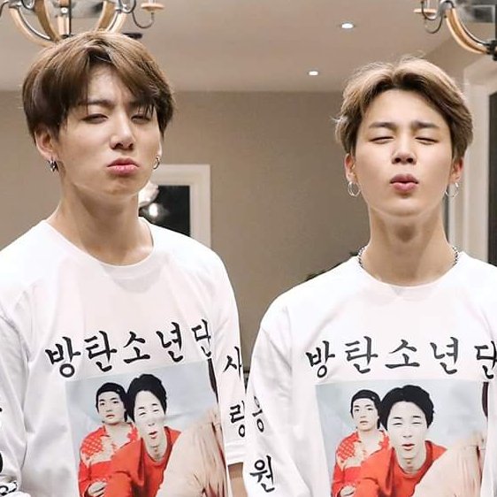 vhopetear's tweet photo. BTS imitándose entre ellos: un hilo https://t.co/lCgn8SRFdH