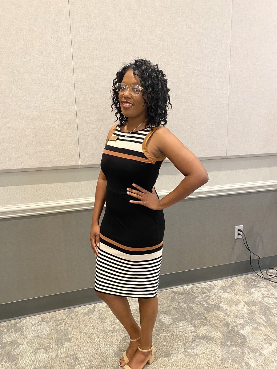 _Toni_withanI's tweet photo. Feeling cute might delete later!! 🤓 Had the honor of representing my school Seminole Springs Elementary. What a great night it was to celebrate with a group of amazing people. #alumni #sses #vpklife #TEACHers #thisislife https://t.co/XJyGel60Jc