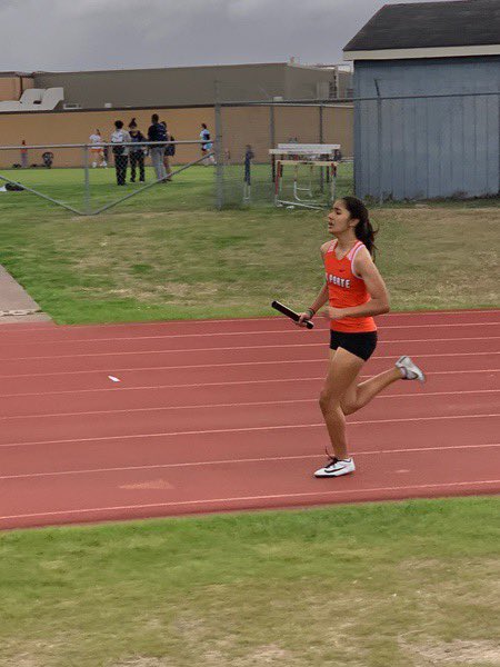 LaPorteRunning's tweet photo. Here is Ashley Gallardo bringing the gold home for the 4x400. BIG TIME finish! Also a new 400m PR! Yeahhh ash! #LPtrack #lastleg #itsagreatdaytobeabulldog https://t.co/TCMeDmnKOe