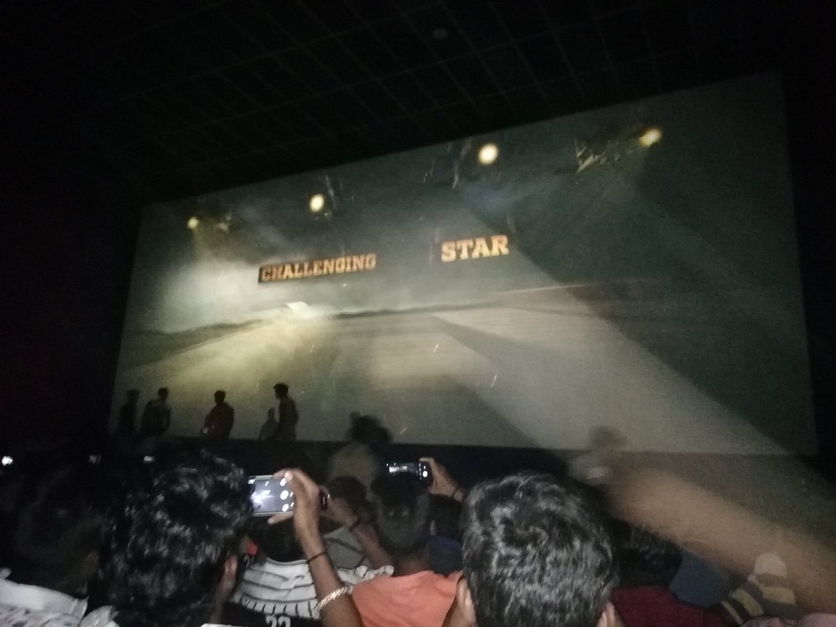 dfans_koppal's tweet photo. #Roberrt #roberrtmania
Watched 3 times 😁😎
@dasadarshan boss acting 🔥🔥 special Mention for
 @TharunSudhir anna direction 🙏❤️ @harimonium BGM @umap30071 making 🔥
And #sudhakar cinematography 🔥
@Aishwaryapras5 @StarAshaBhat and @Sonalsdesk
😍😍😍😍😍😍
Fidaaaaa Ivr acting ge https://t.co/JV1K6QXVoo